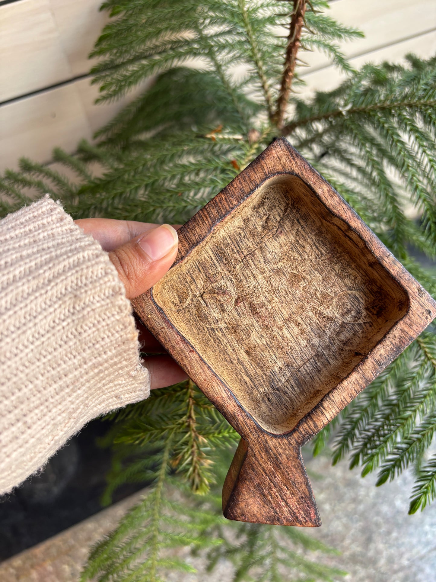 WB0004 - Wooden Fish Tray